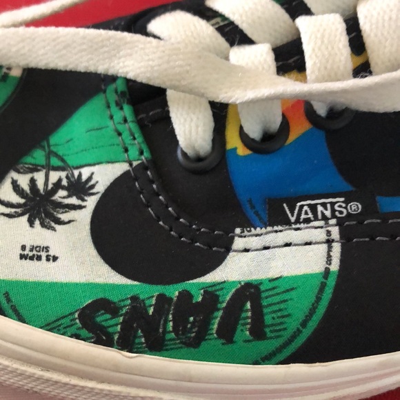 Unique classic Vans sneakers brand new no tags - Picture 3 of 9